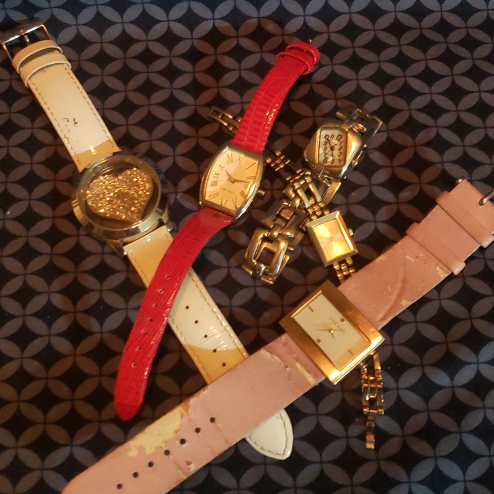 GRAB BAG OF 5 BRAND NEW WATCHES